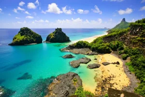 Praias de Fernando de Noronha: Experiências Inesquecíveis no Arquipélago