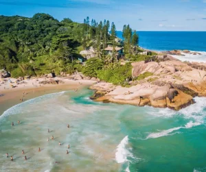 Praias de Santa Catarina: Um Guia Completo para as Mais Belas Areias do Sul